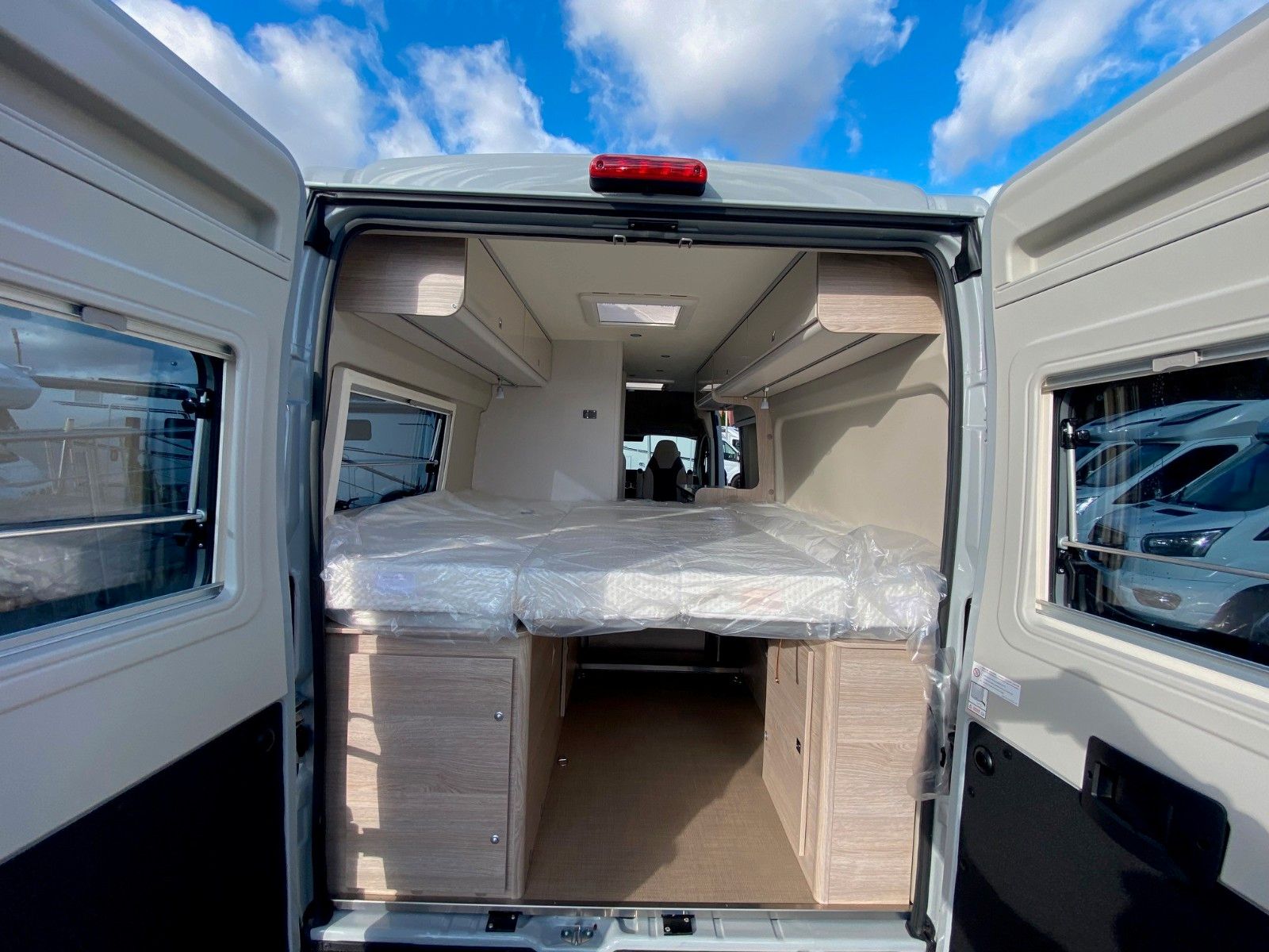 Fahrzeugabbildung Bürstner Campeo C 640 *Automatik*Navi*RFK*Markise*Winterp