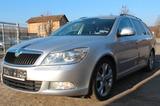 Skoda Octavia Combi Elegance - Skoda Octavia aus 2012 mit Benzin-Antrieb: Kombi