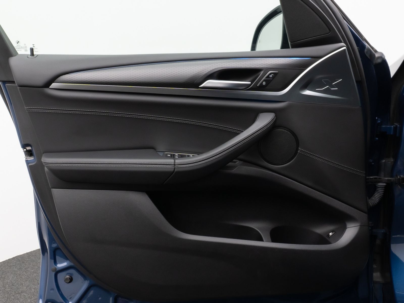 Fahrzeugabbildung BMW X3 xD30e M Sport 360°Laser HUD DAB HiFi AHK 20"
