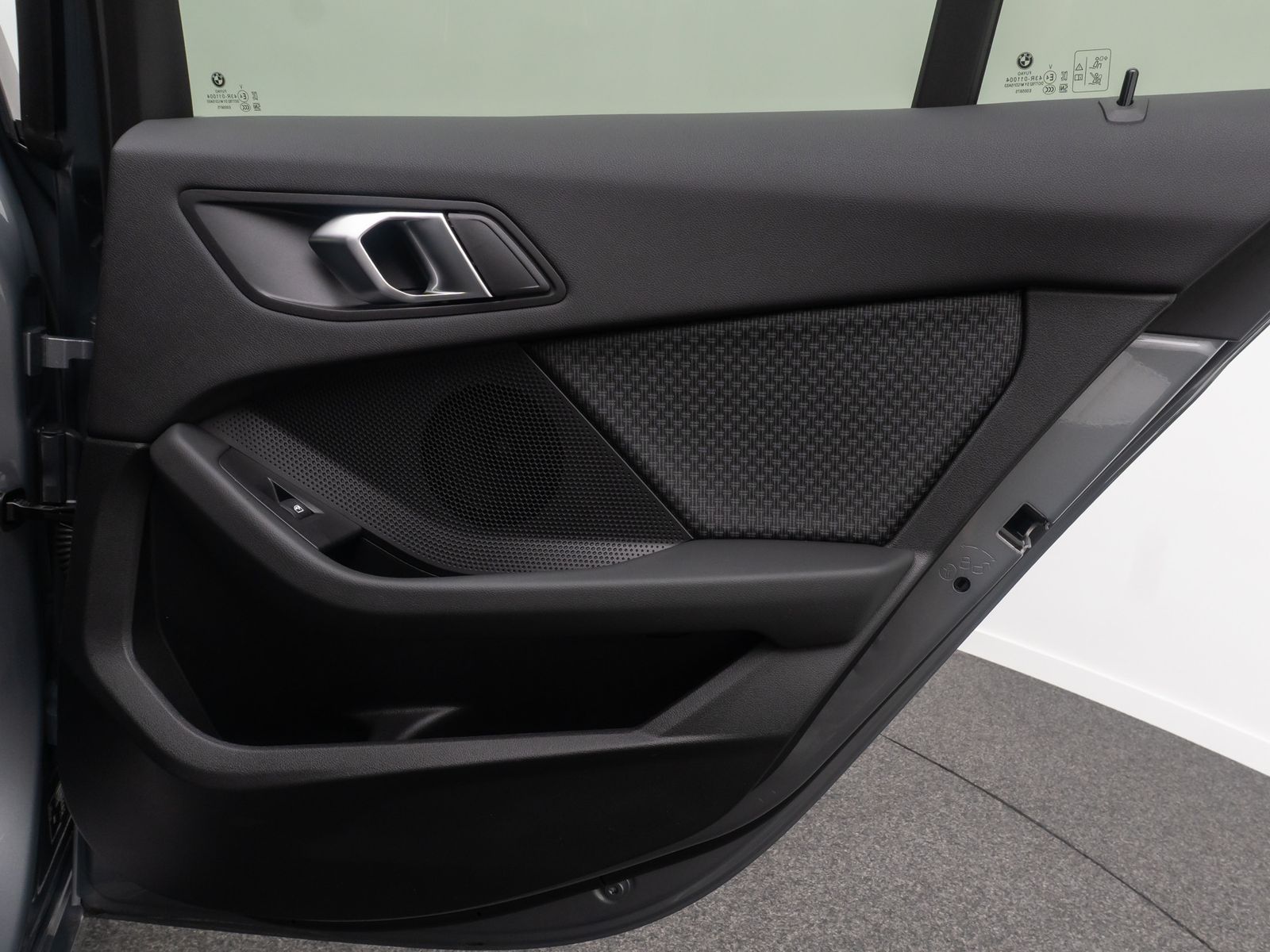 Fahrzeugabbildung BMW 118i GeschwindigReg DAB AHK DriveAs LED CockpitP