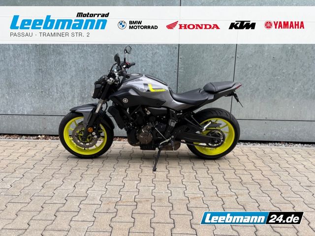 Yamaha MT 07 mit Tieferlegung, kurzer Kennzeichenhalter