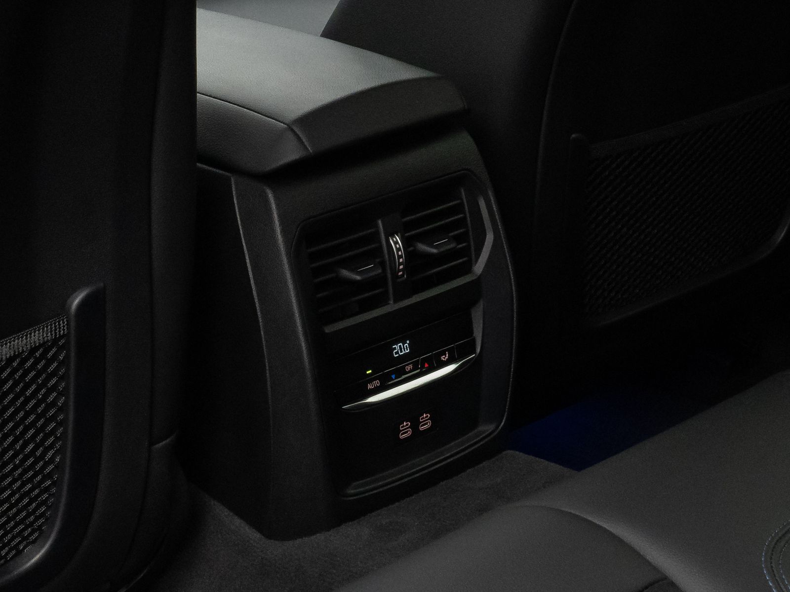 Fahrzeugabbildung BMW 330d xD M Sport Kamera HUD DAB H/K LED 19Zoll