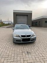 BMW E90 320i TÜV NEU 11.2027 - BMW 320 aus 2008: Kombi, 320i