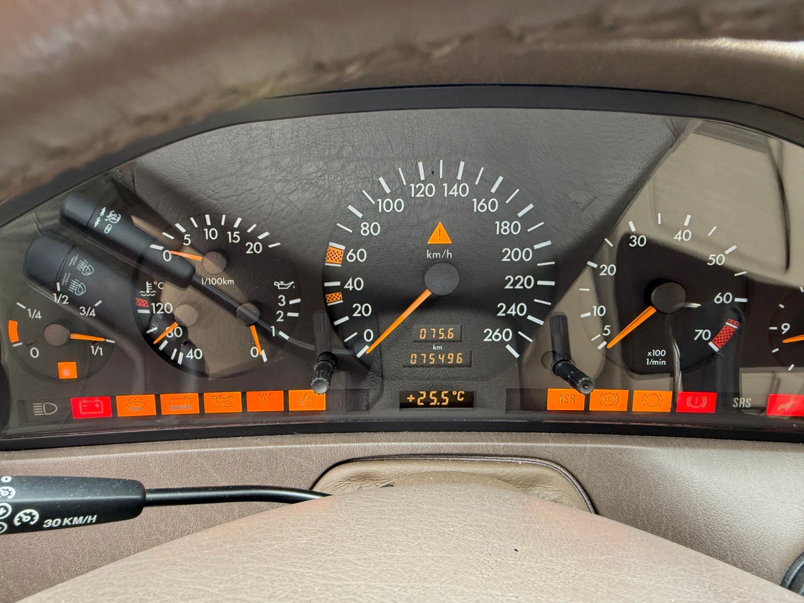 Fahrzeugabbildung Mercedes-Benz SL 280