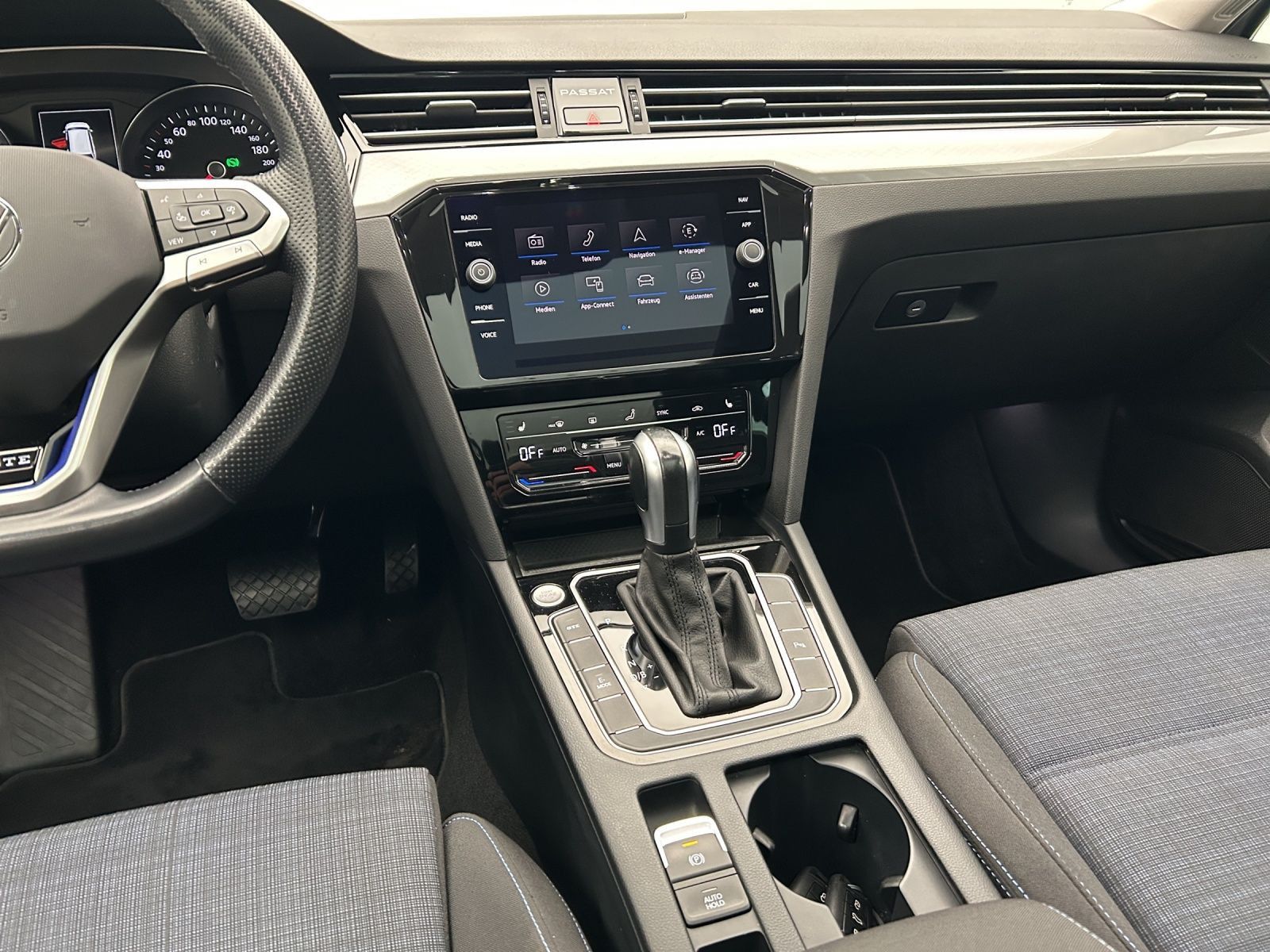 Volkswagen Passat Variant - Bild 8