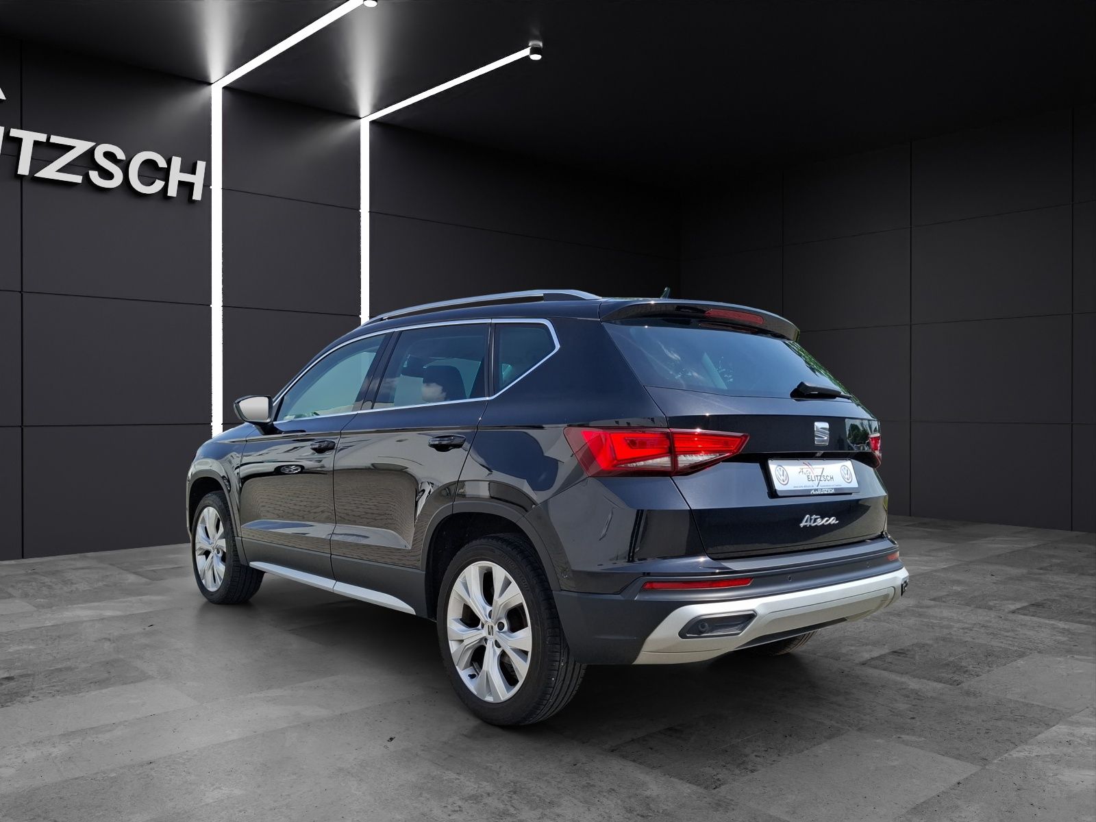 Fahrzeugabbildung SEAT Ateca TSI Xperience DSG LED AHK Navi AID ACC RFK