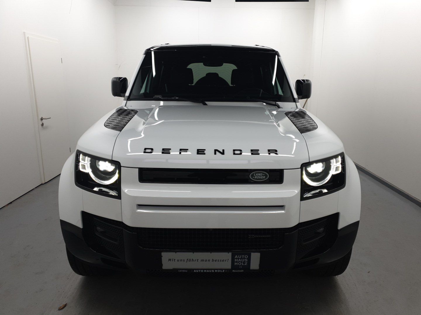 LAND ROVER Defender  110 X-Dynamic SE AHK Pano – Bild 6
