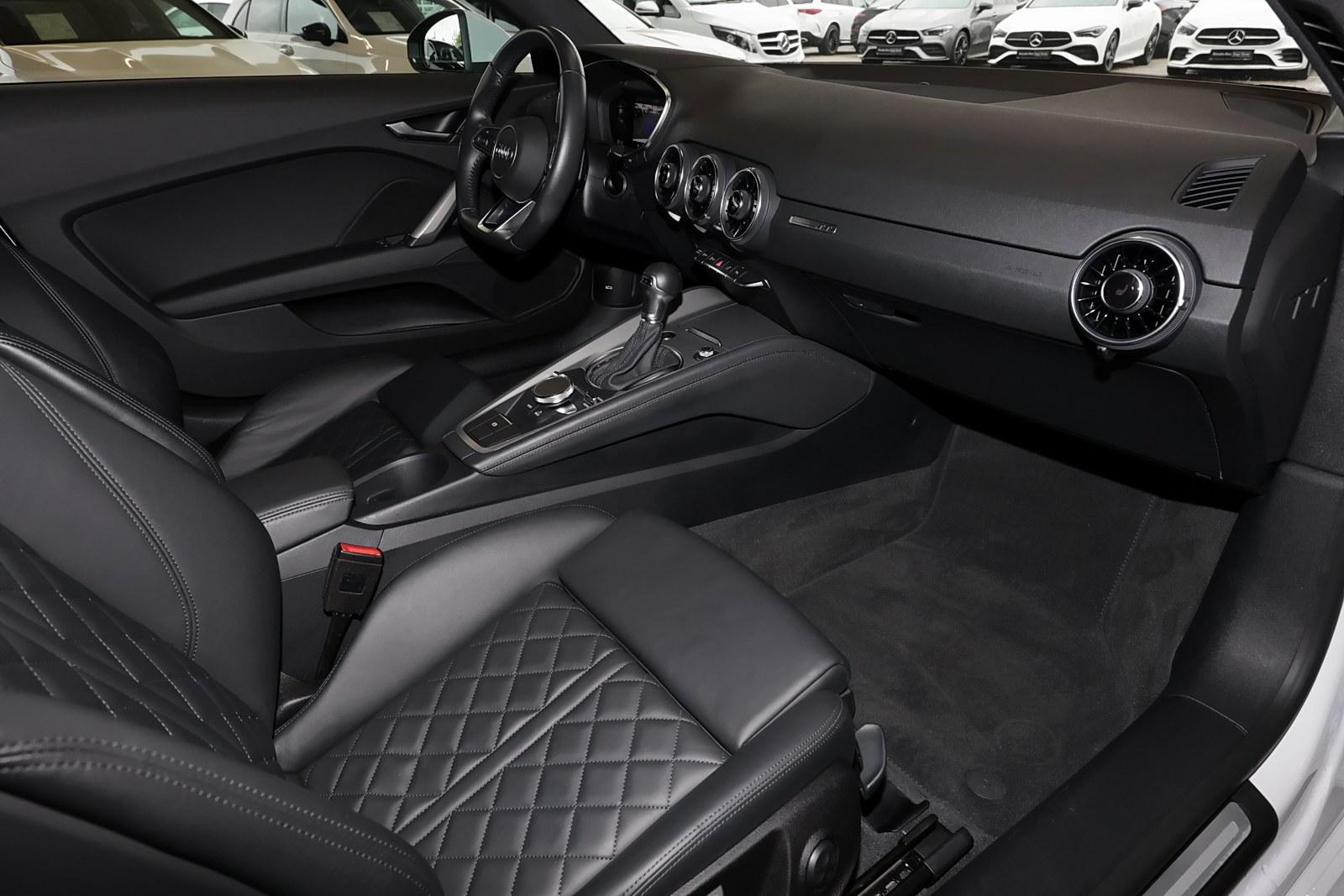 Audi TT 2,0 TFSI KAMERA+CARPLAY+TEMPOMAT+SPURHALTE