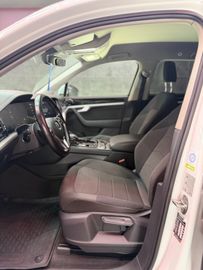 Volkswagen Touareg - 7