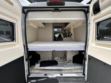Westfalia Columbus 540 D 140 PS SOLAR 18 DELTA Markise