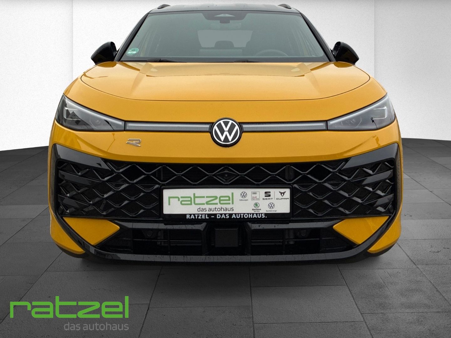 Fahrzeugabbildung Volkswagen T-Roc R-LINE 1.5 eTSI DSG IQ.Drive+LED+Keyless