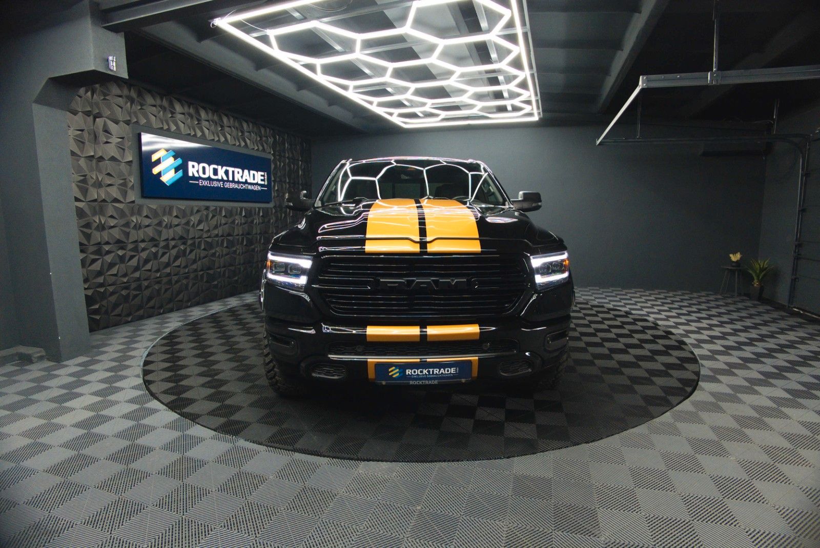 Fahrzeugabbildung Dodge RAM 5.7 V8 HEMI 4x4 OFFROAD Night RAPTOR 19%