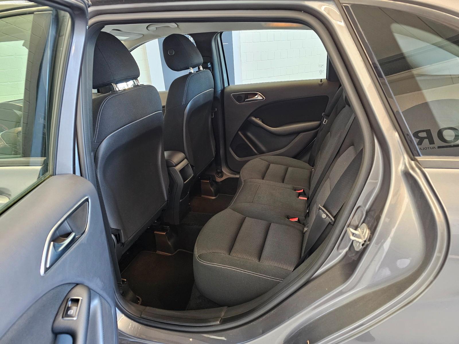 Mercedes-Benz B 180 + Navigation/4Season/SH/Klima/2.Hand