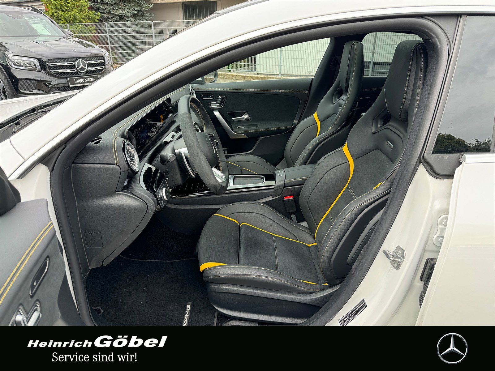 Fahrzeugabbildung Mercedes-Benz CLA 45 S SB MODELLPFLEGE*BURMESTER*PANO*MEMORY*