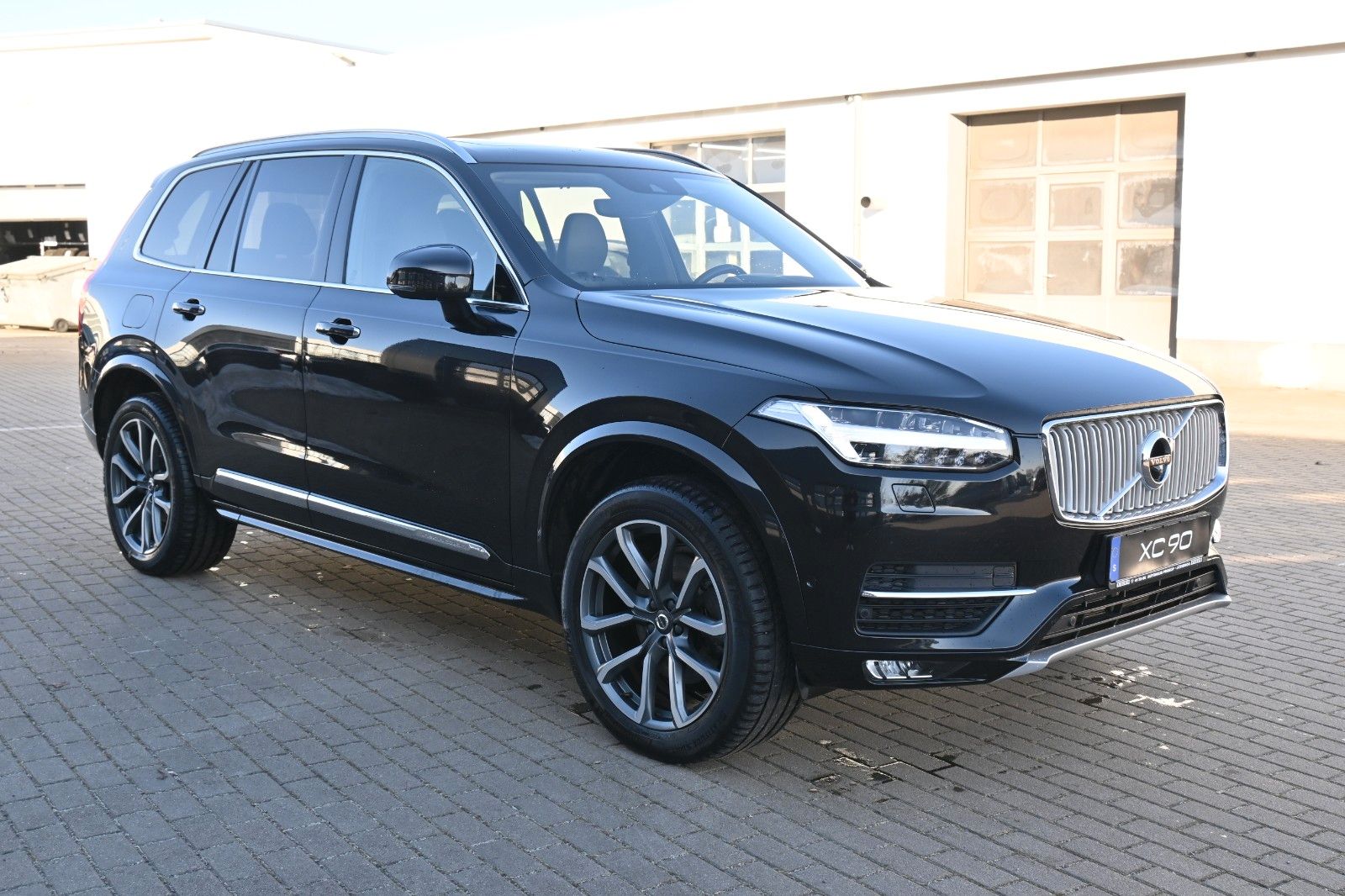 Fahrzeugabbildung Volvo XC90 D5 AWD Autom. Inscription*LUFT*360°*AHK*7-S