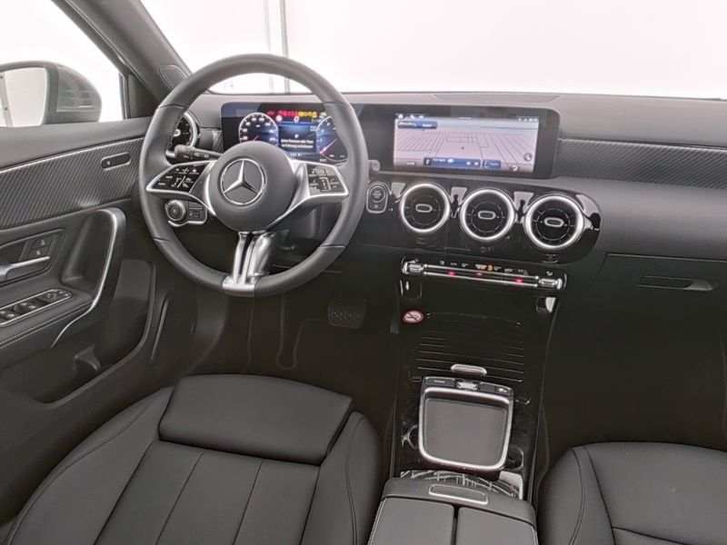 Fahrzeugabbildung Mercedes-Benz A 180 PROGRESSIVE*LED*KAMERA*SPURHALTE