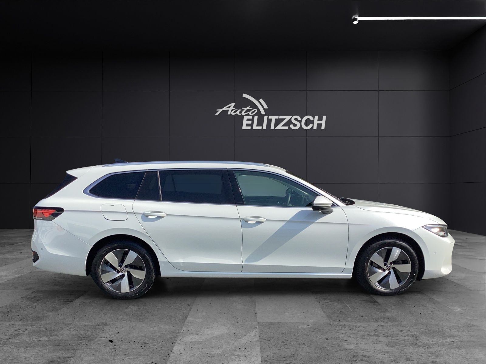 Fahrzeugabbildung Volkswagen Passat TDI Elegance DSG LED ACC AHK NAVI TRAILER