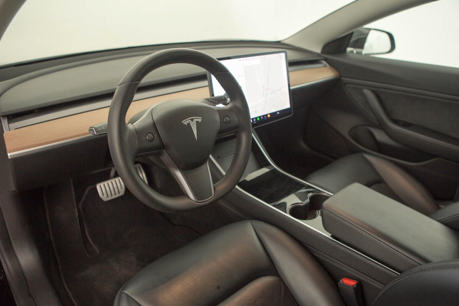 TESLA MODEL 3 PERFORMANCE 483CH - 1ERE MAIN - HAYON ÉLECTRIQUE - TOIT PANORAMIQUE