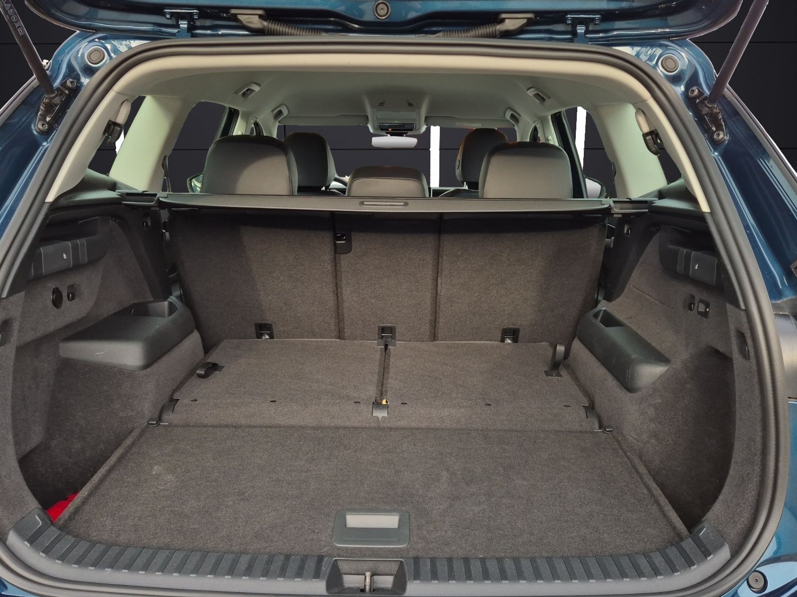 Fahrzeugabbildung Volkswagen Tayron TDI Life DSG 4M Matrix 7-Si. AHK Navi AID