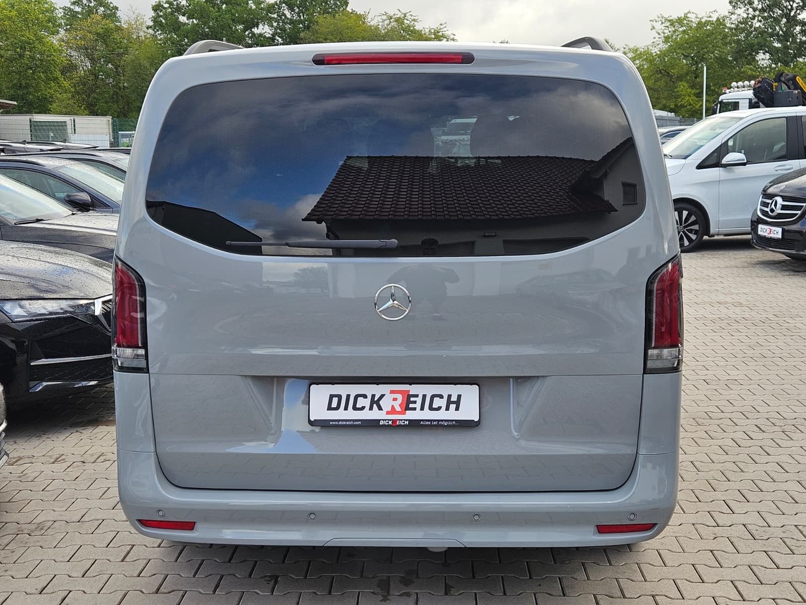 Fahrzeugabbildung Mercedes-Benz Vito 119 Tourer lang SELECT Sport LED*LEDER*AHK