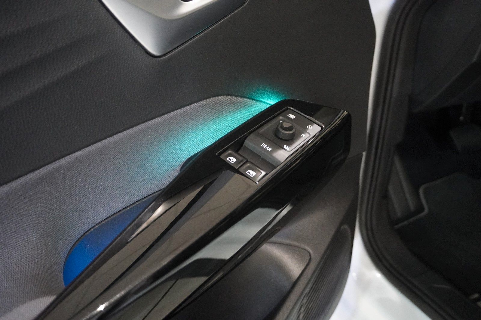 Fahrzeugabbildung Volkswagen ID.3 Pure PERFORMANCE NAVI/LED/VIRTU./PDC/DAB+