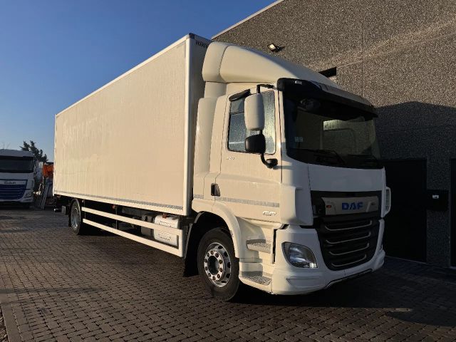 DAF CF 320 A-C / Automaat / RETARDER