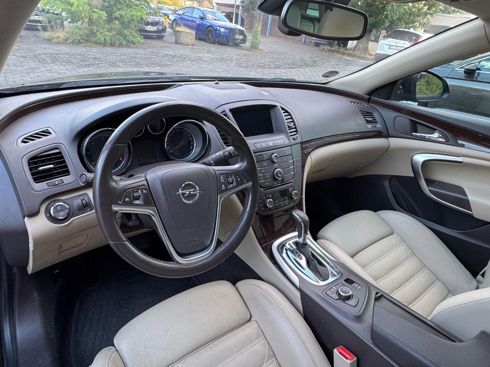 Opel Insignia 2012 — photo 9