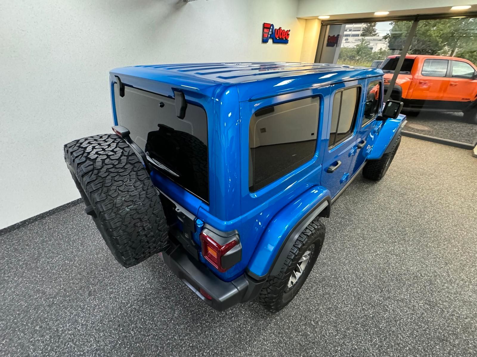Fahrzeugabbildung Jeep RUBICON 392-6.4L HEMI V8-RECON 35"-STEEL BUMPER