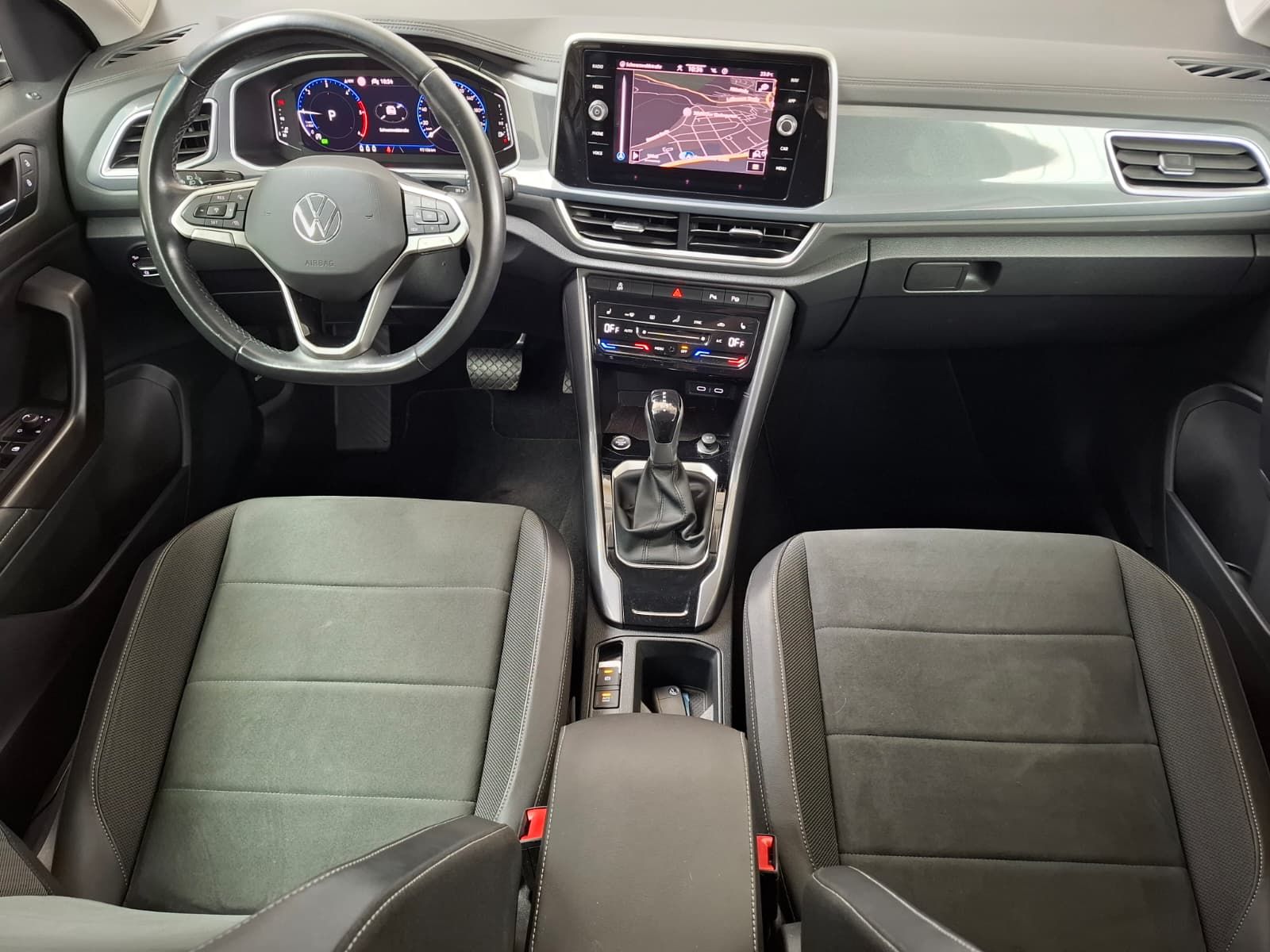 Fahrzeugabbildung Volkswagen T-Roc Style 2,0 TDI DSG +IQ.Drive +Navi +Kamera