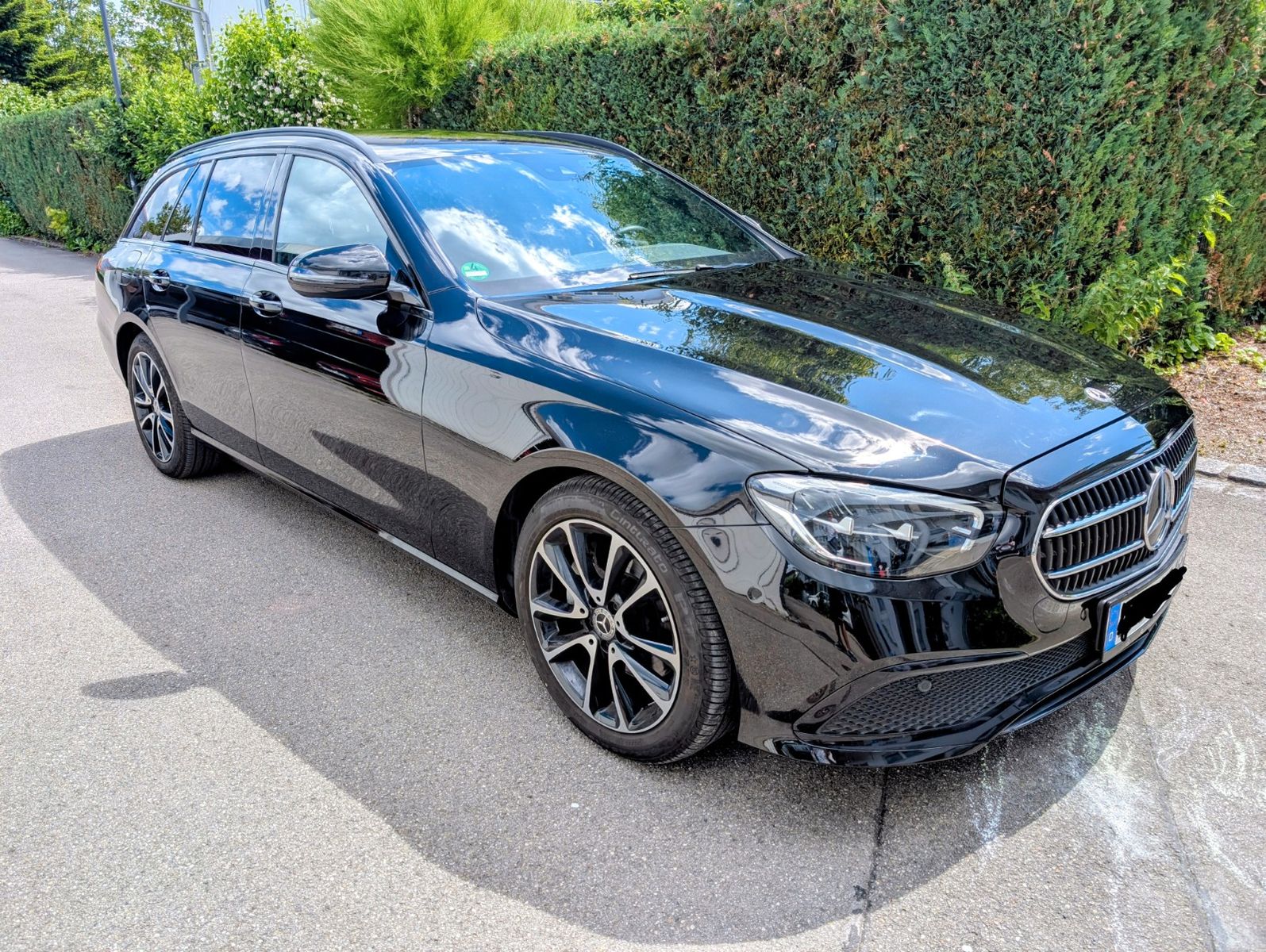 MERCEDES-BENZ E 220 d T Autom. - Night Paket