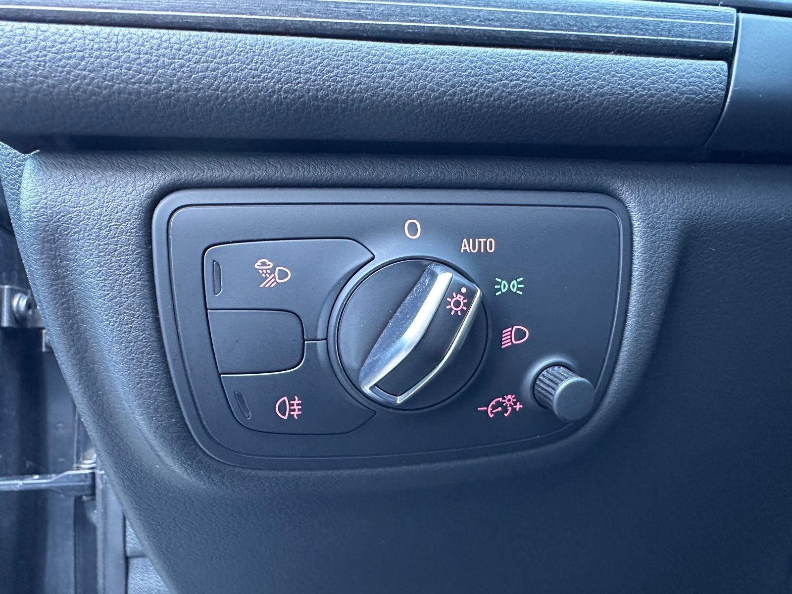 Fahrzeugabbildung Audi A6 Avant 3.0 TDI Quattro Competition NAV+XEN+AHK