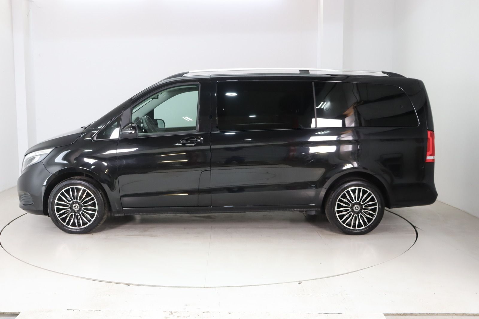 Fahrzeugabbildung Mercedes-Benz V 220 CDI/d EDITION lang * 7-Sitze * LED * ILS