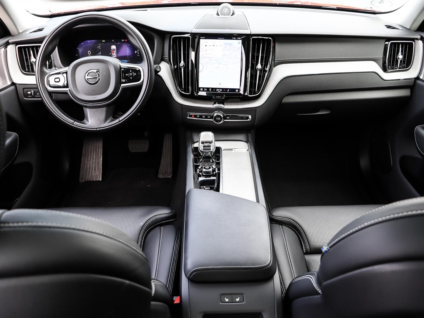 Volvo XC60 Inscription Recharge Plug-In Hybrid AWD HUD