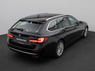 Fahrzeugabbildung BMW 530d LuxuryLine Pano Kamera Laser HUD DAB HiFi