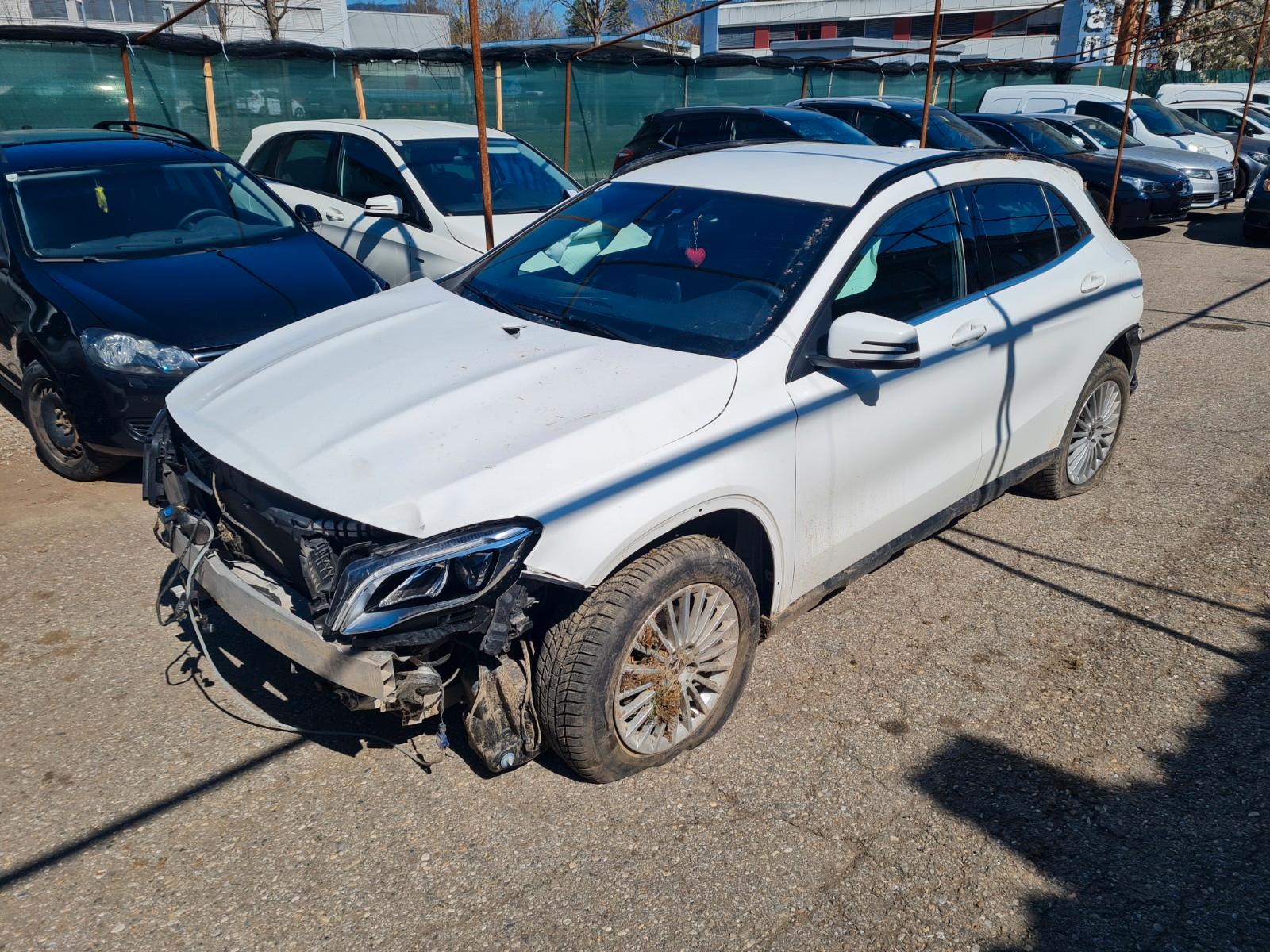 Mercedes-Benz GLA 180 DCT Euro6