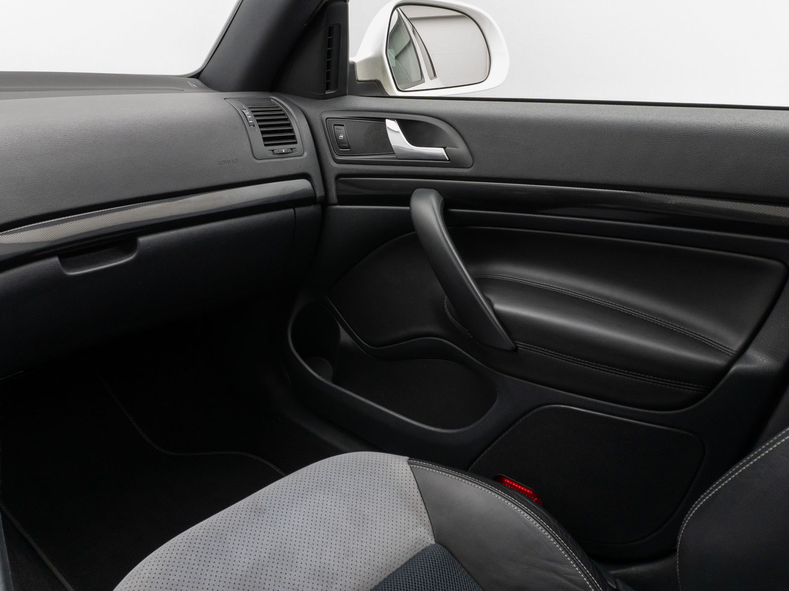 Fahrzeugabbildung SKODA Octavia Combi RS Xenon PDC Navi Sport
