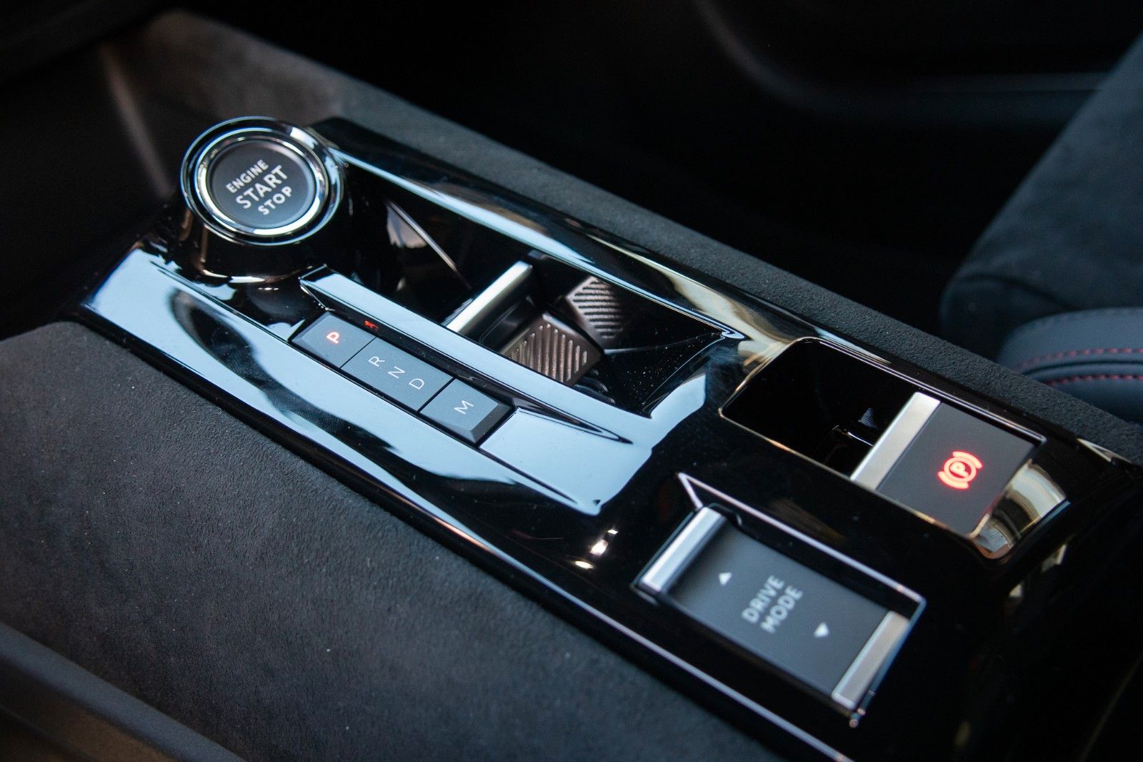 Fahrzeugabbildung Alfa Romeo Junior 1.2 MHEV Speciale DCT6
