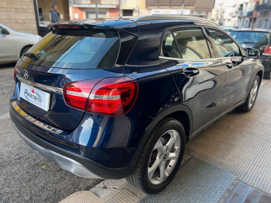 Mercedes-Benz GLA 200