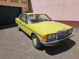 Mercedes-Benz Mercedes W123 230 CE - Mercedes-Benz 230: Ce W123