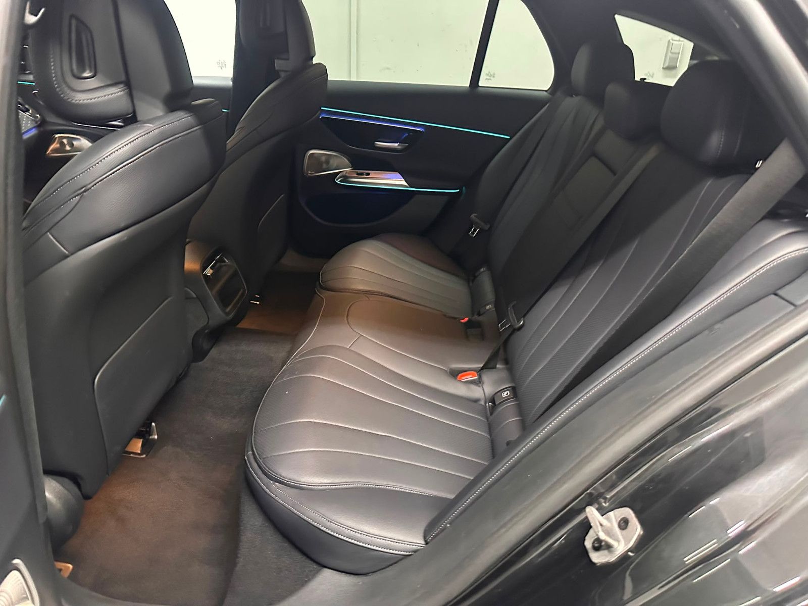 Fahrzeugabbildung Mercedes-Benz E 300 de 4M T All-Terrain *4D SOUND*KEYGO*20"AMG