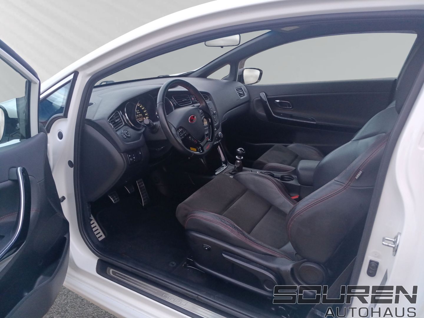 Fahrzeugabbildung Kia ProCeed 1.6 GT-Challenge +Navi+Mehrzonenklima+Si