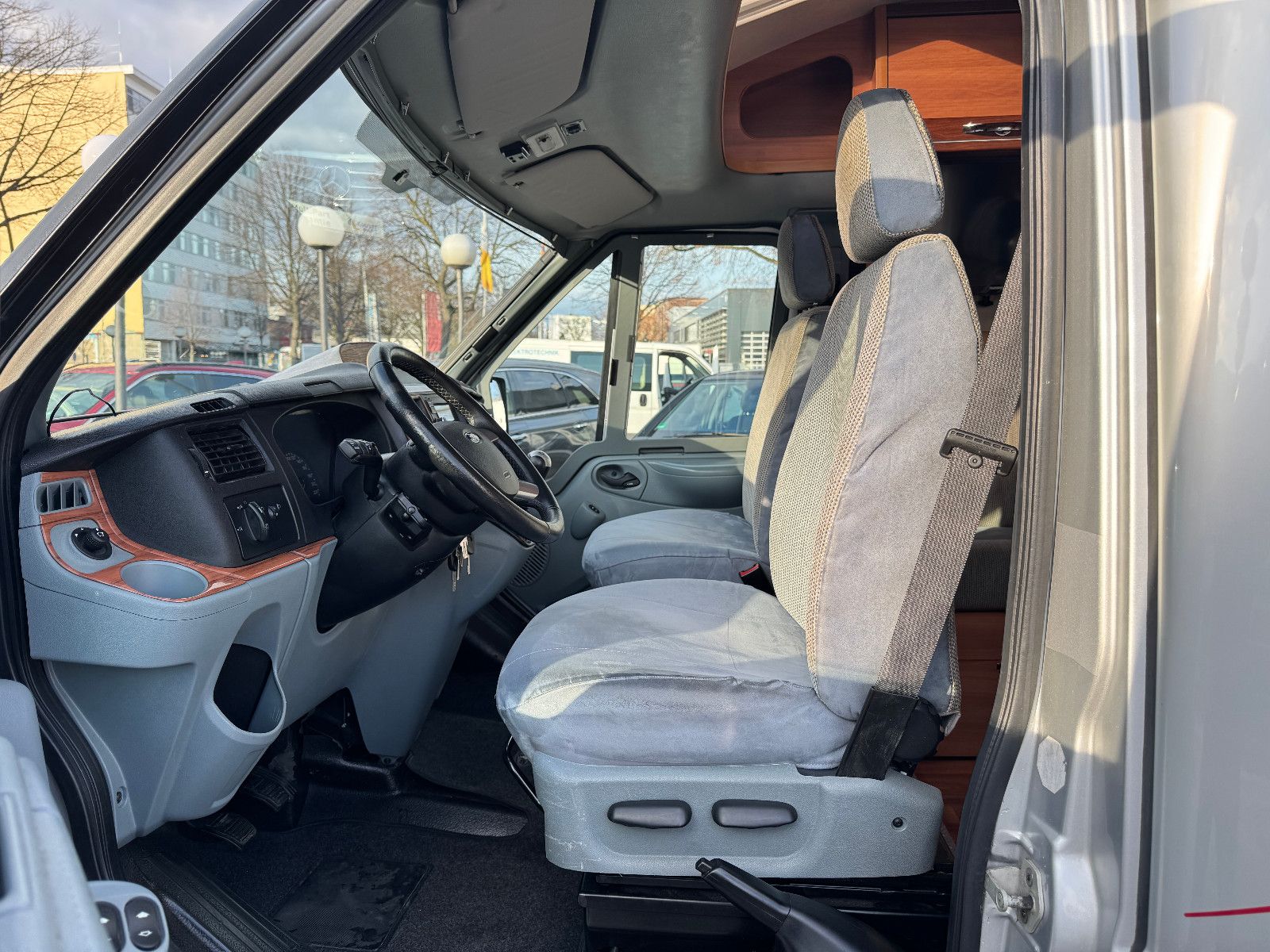 Fahrzeugabbildung HYMER / ERIBA / HYMERCAR Van 512 SILVERLINE FORD TRANSIT SOLAR TV KAMERA