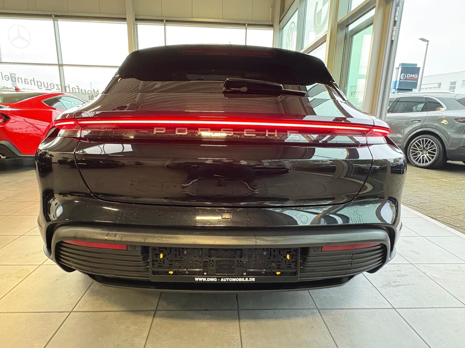 Fahrzeugabbildung Porsche Taycan Sport Turismo/Sportchrono/Bose/Pano/