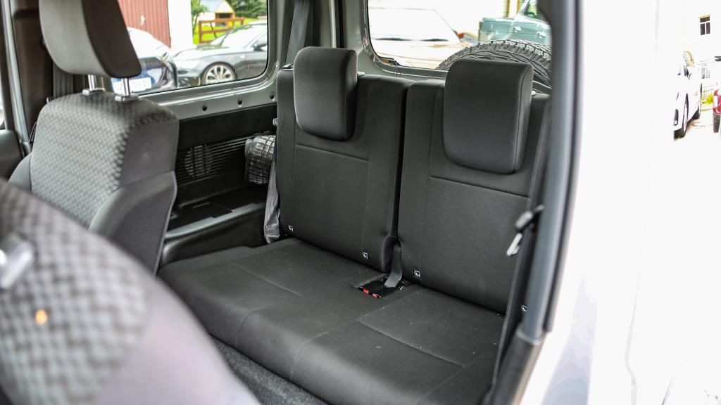 Autohaus Zimpel - Suzuki JIMNY 1,5 Comfort+ Allgrip+Navi+ 4Sitze-AHZV - Bild 9 Autohaus Zimpel - Suzuki JIMNY 1,5 Comfort+ Allgrip+Navi+ 4Sitze-AHZV - Bild 9