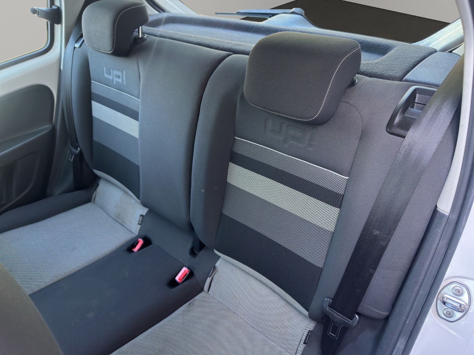 Fahrzeugabbildung Volkswagen up! cheer up! KLIMA 4-TÜRIG AUS 1.HAND