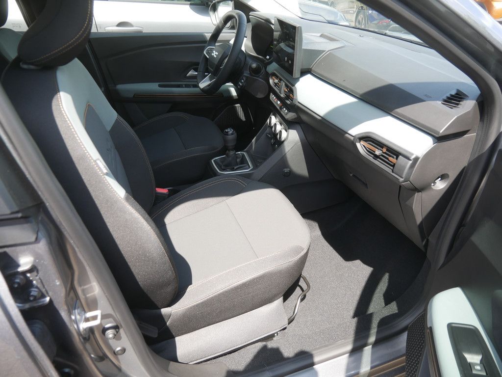 Fahrzeugabbildung Dacia Sandero Stepway Extreme TCe 110 NAVI LED 360°