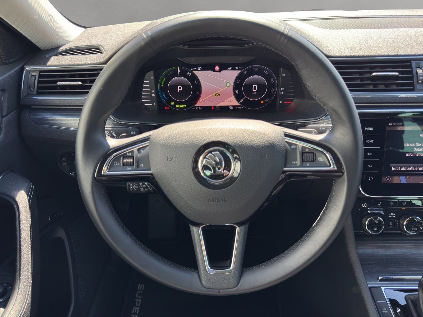 Fahrzeugabbildung SKODA Superb Combi 1.4 TSI iV DSG/AHK/PANO/STHZG/360°/