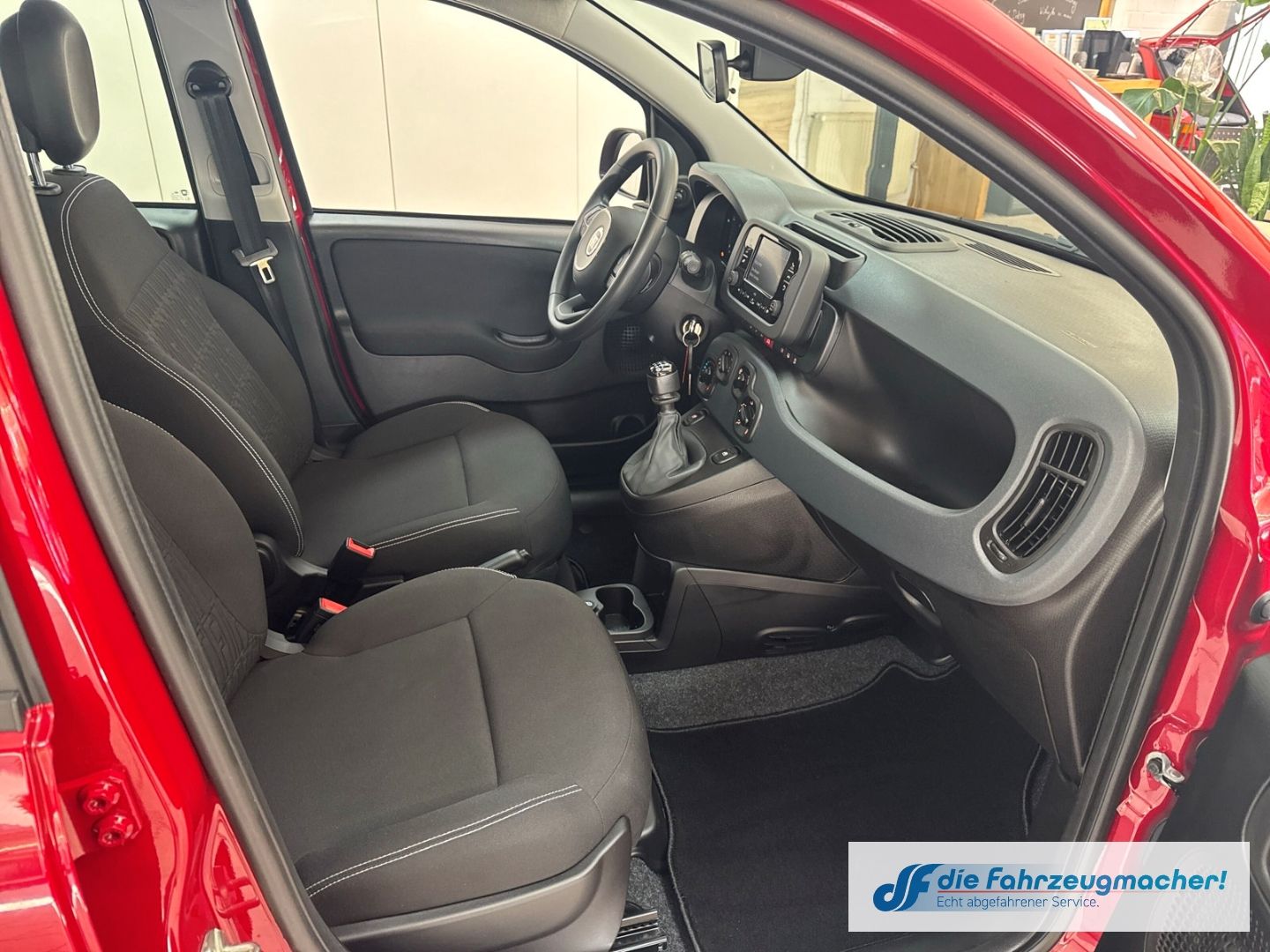 Fahrzeugabbildung Fiat Pandina Hybrid Icon Tempomat Digitales Cockpit D