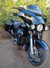 Harley-Davidson Street Glide CVO Bj 2016 - HARLEY-DAVIDSON CVO