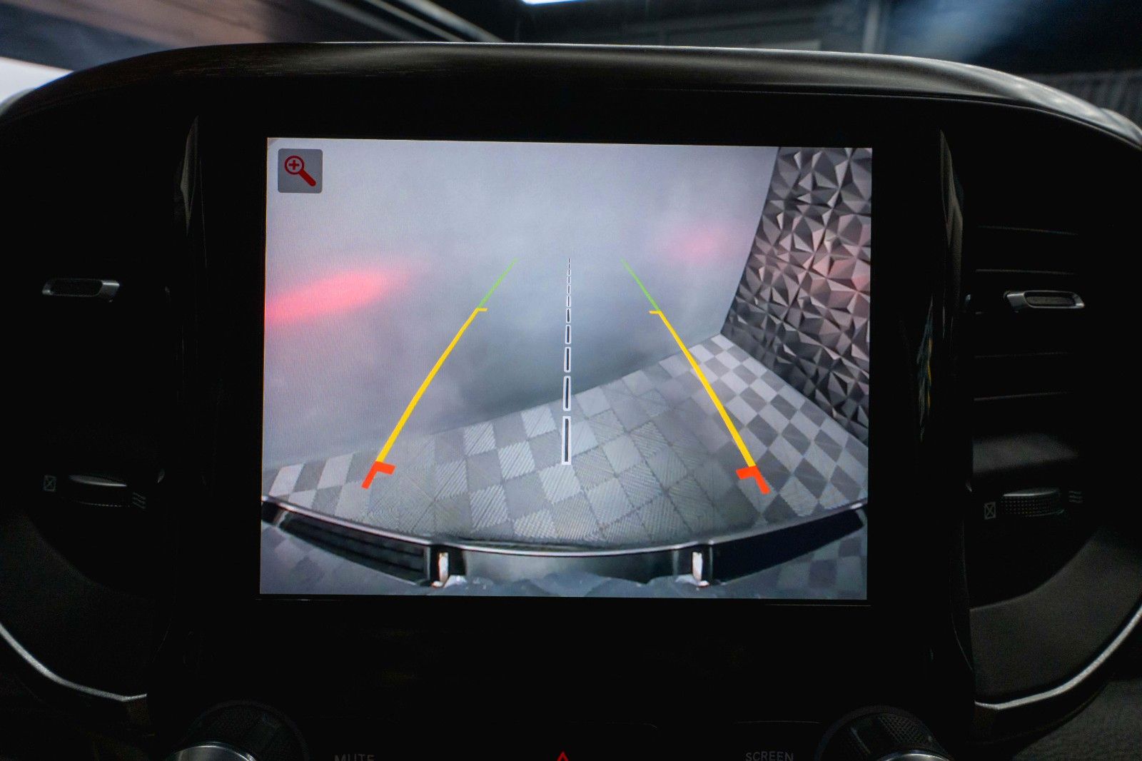 Fahrzeugabbildung Dodge RAM 5.7 V8 HEMI 4x4 LARAMIE LPG Offroad-Bodylift